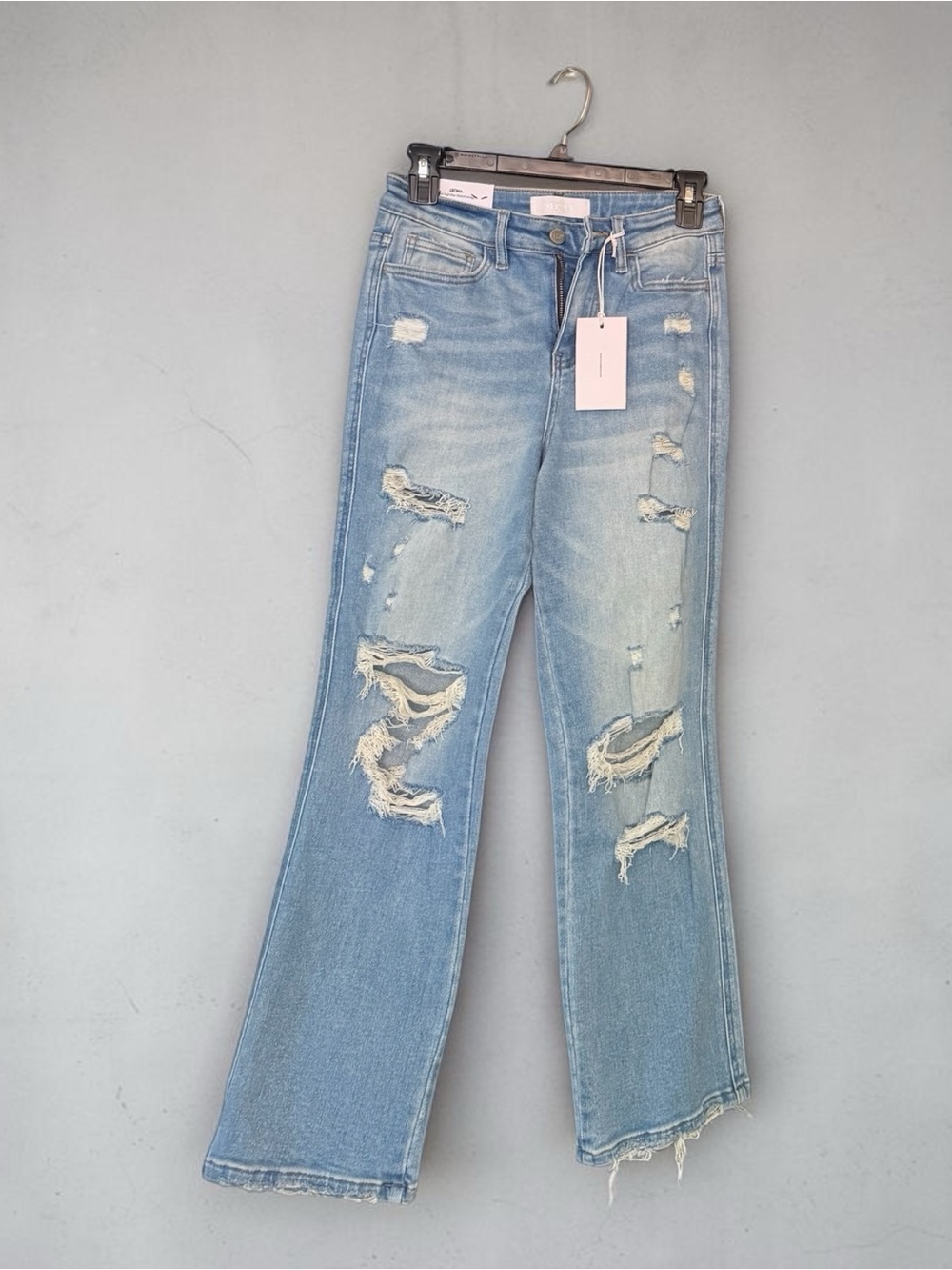 NWT Vervet Leona Distressed Women’s Jeans